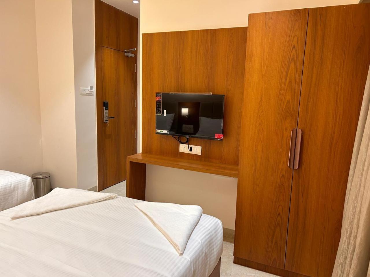 Hotel Neem Heritage Shirdi Luaran gambar