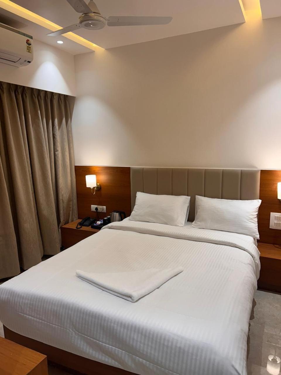 Hotel Neem Heritage Shirdi Luaran gambar
