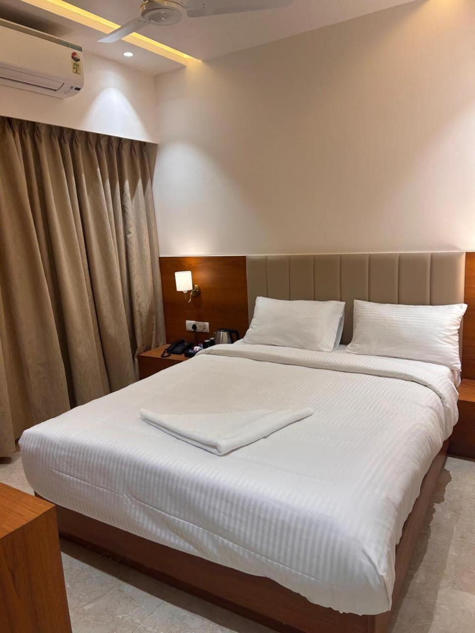 Hotel Neem Heritage Shirdi Luaran gambar