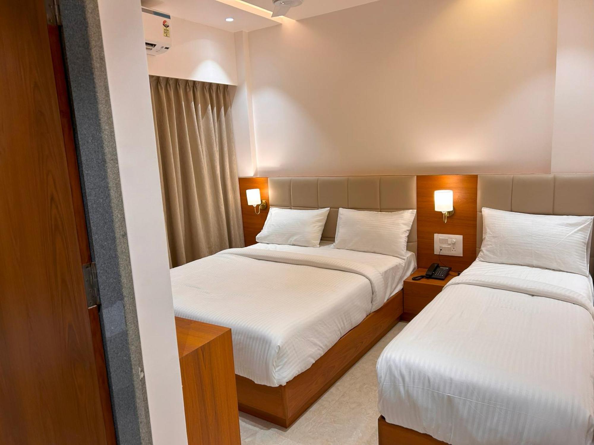 Hotel Neem Heritage Shirdi Luaran gambar