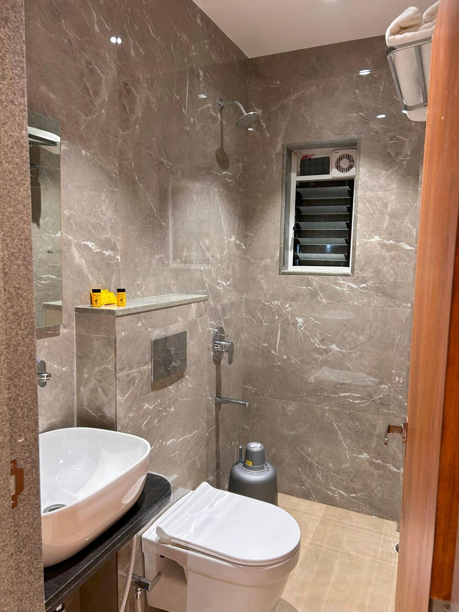 Hotel Neem Heritage Shirdi Luaran gambar